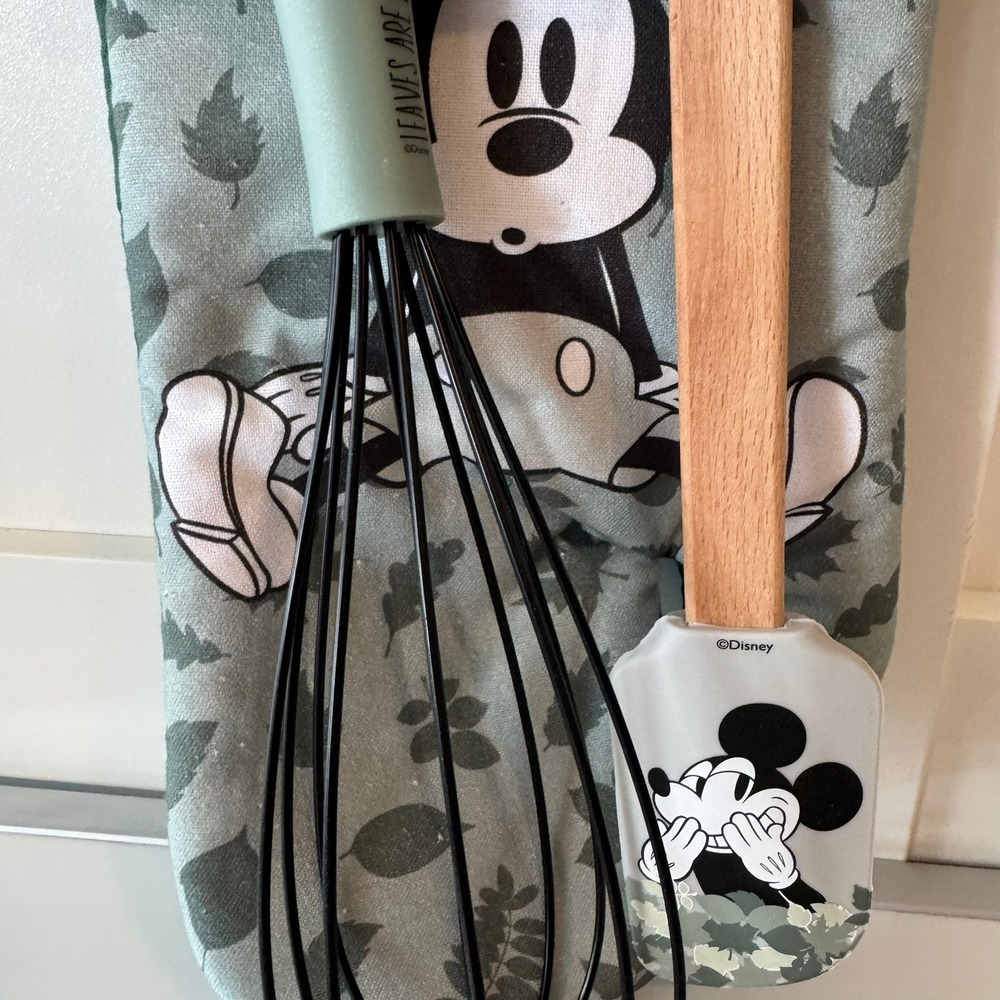 Disney Mickey Mouse 3 Piece Baking Set Oven Mitt Spatula Whisk‎ Fall Theme - Picture 3 of 6